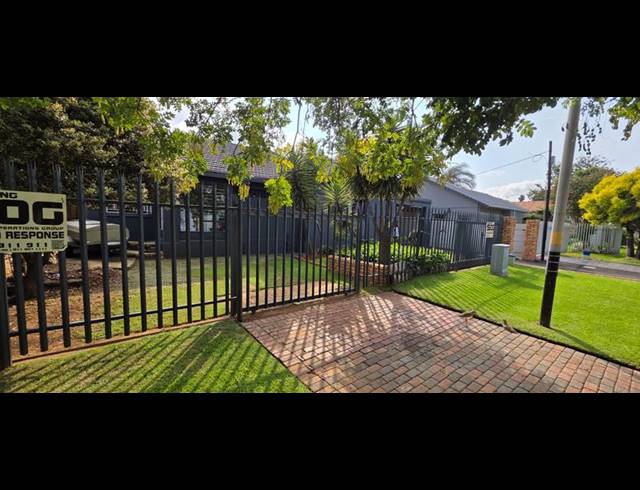 5 BEDROOM HOUSE FOR SALE IN FLORENTIA